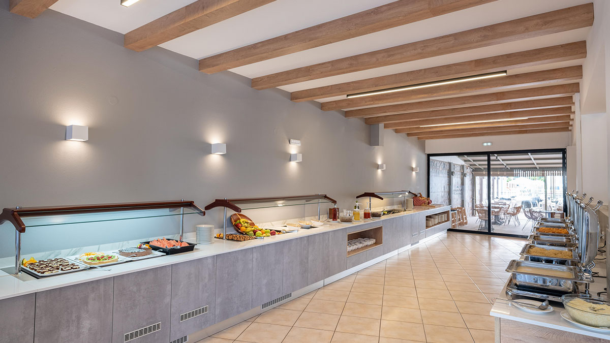 Maya Beach Hotel - NR