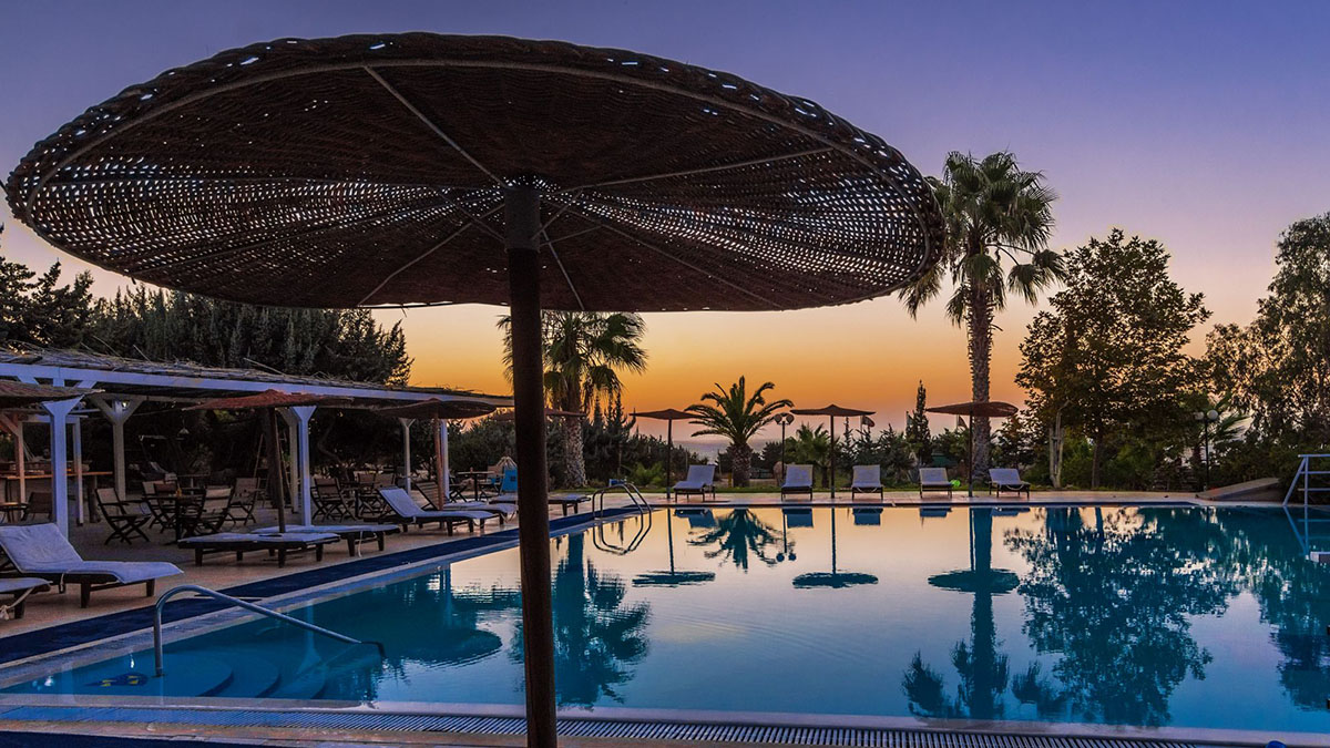 The Small Village Hotel - NR