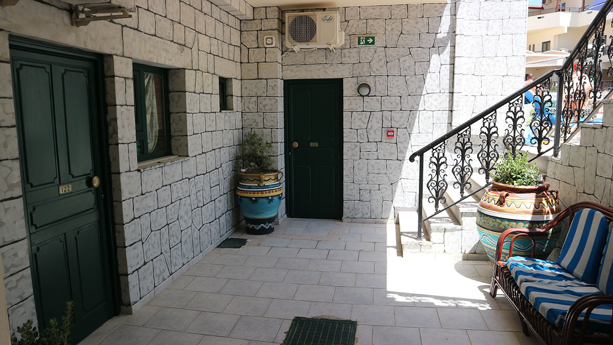 Diogenis Blue Palace