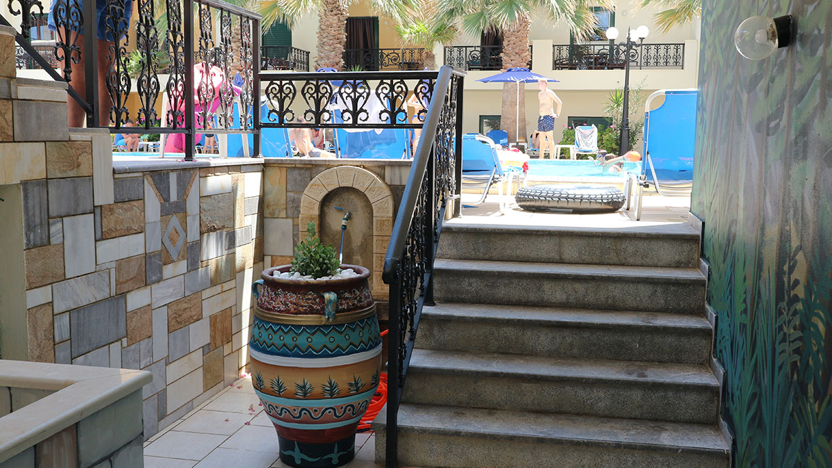 Diogenis Blue Palace