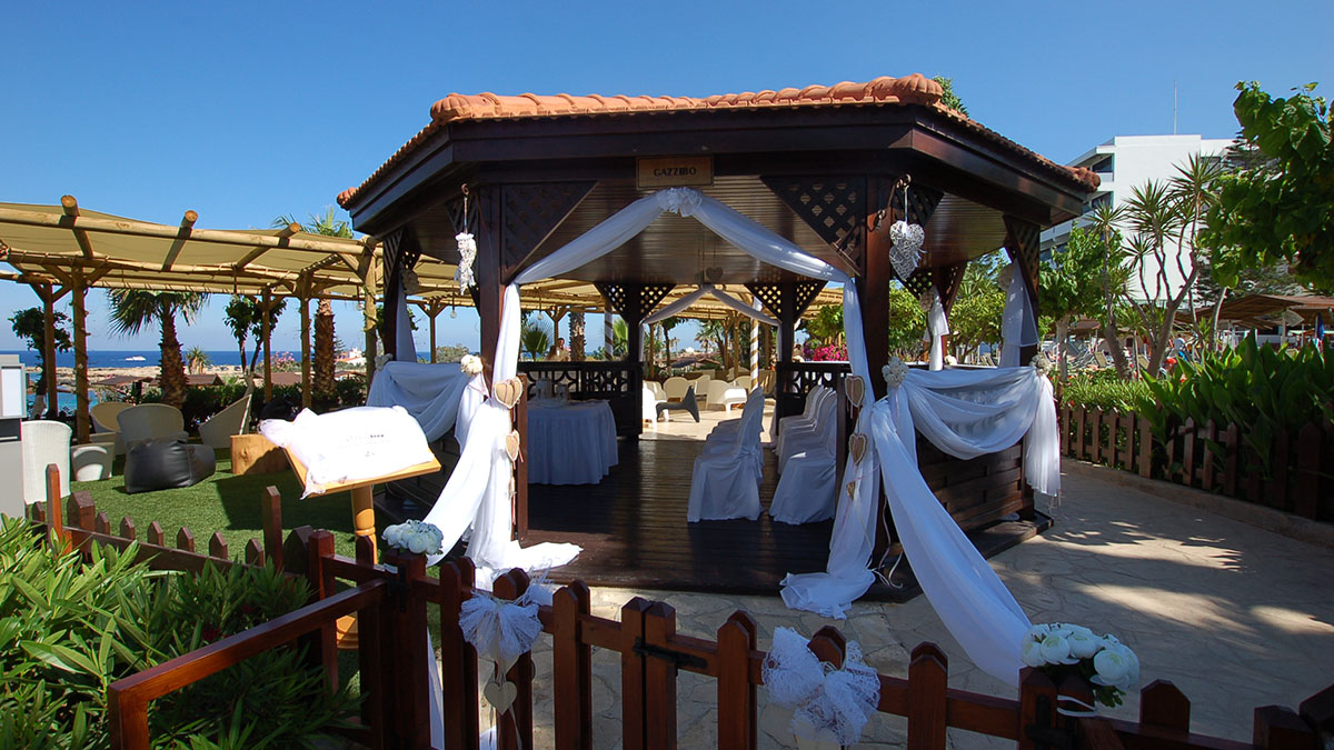 Cavo Maris Beach Hotel