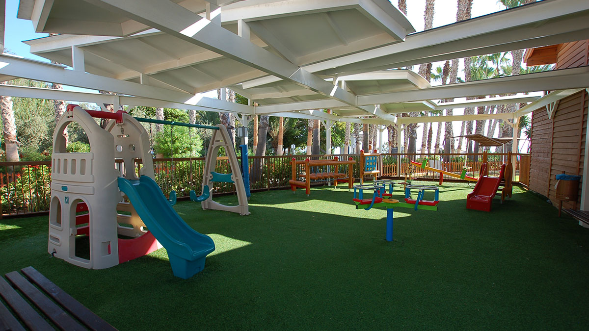 Cavo Maris Beach Hotel