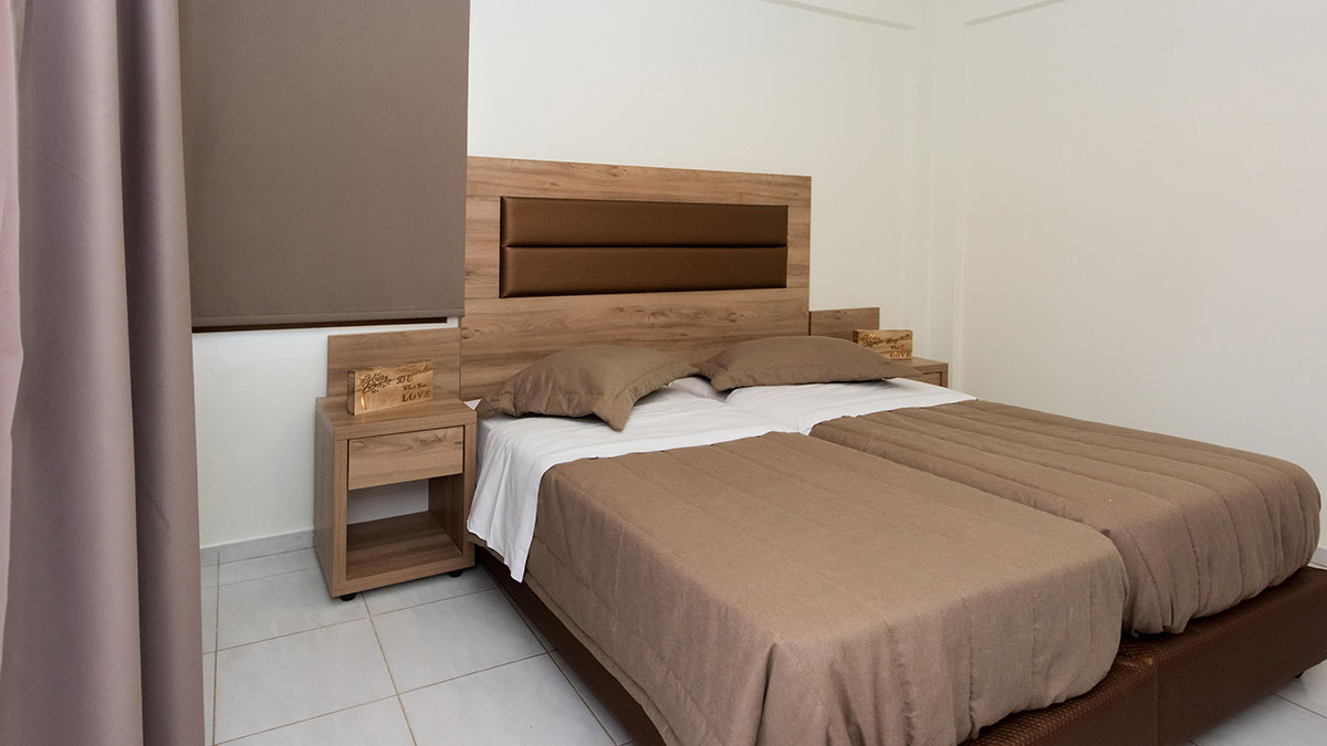 Niriedes-Dionyssos Village - NR