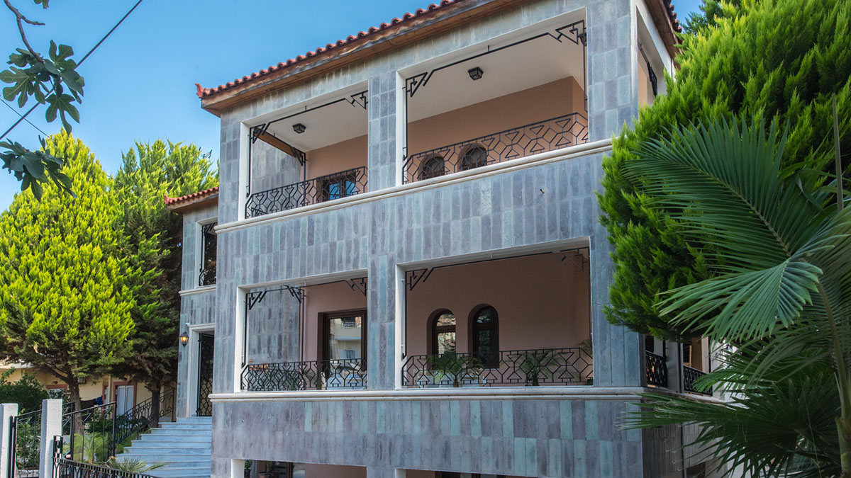 Niriedes-Dionyssos Village - NR