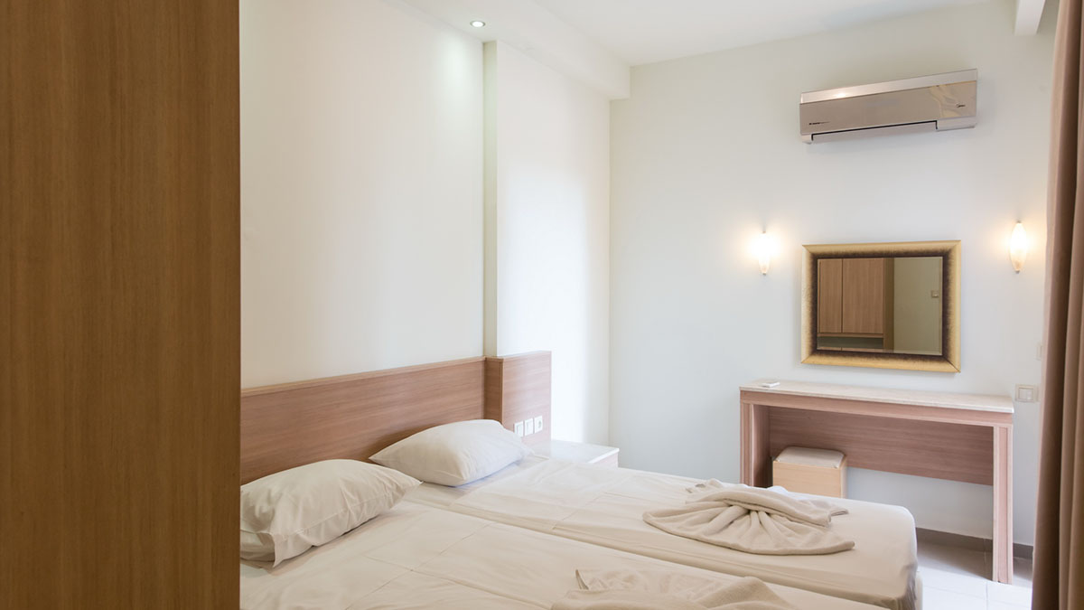 Niriedes-Dionyssos Village - NR