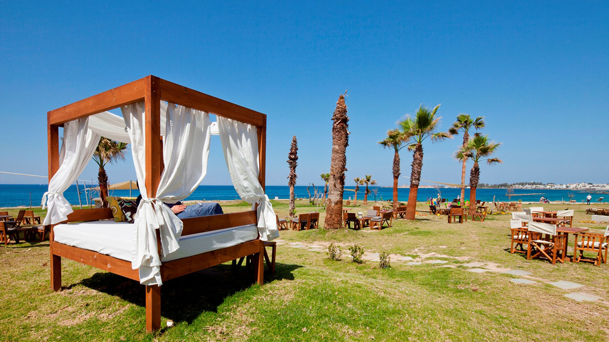 Amphora Hotel & Suites