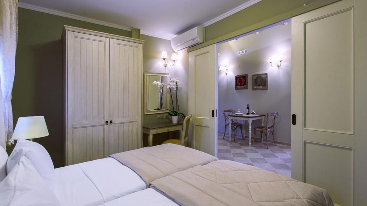 Ionia Suites Hotel - NR