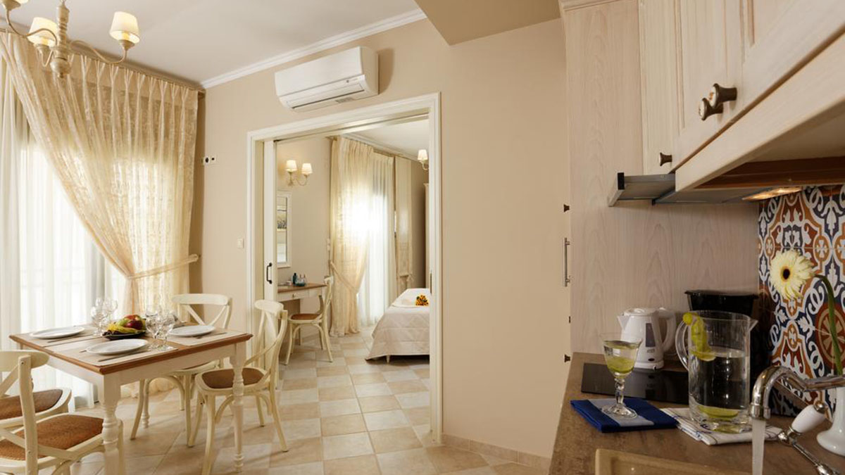 Ionia Suites Hotel - NR