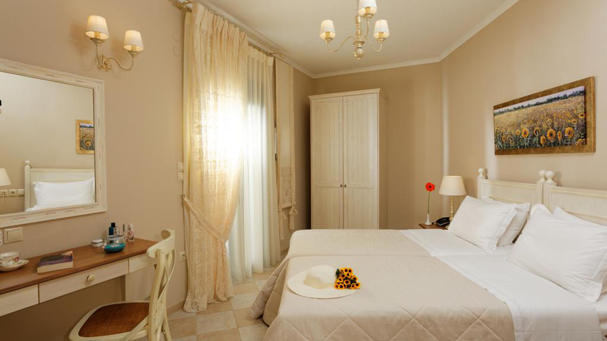 Ionia Suites Hotel - NR