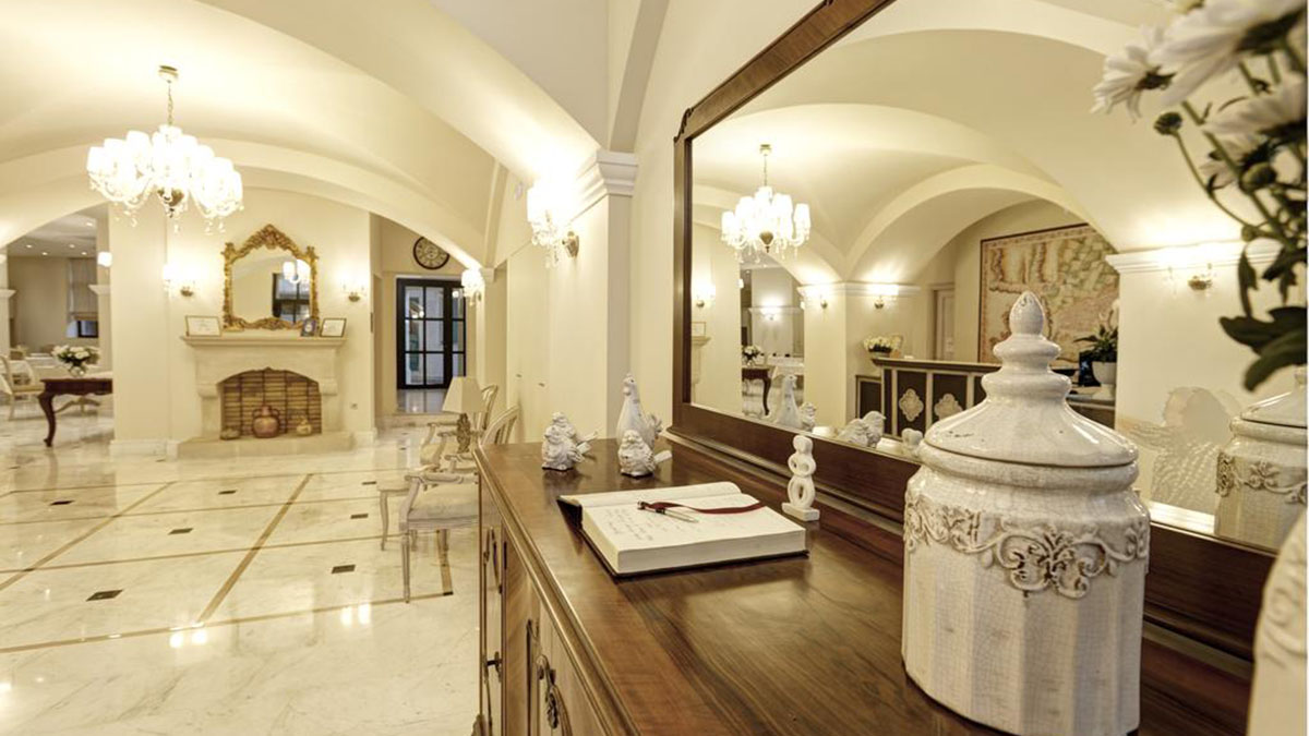 Ionia Suites Hotel - NR