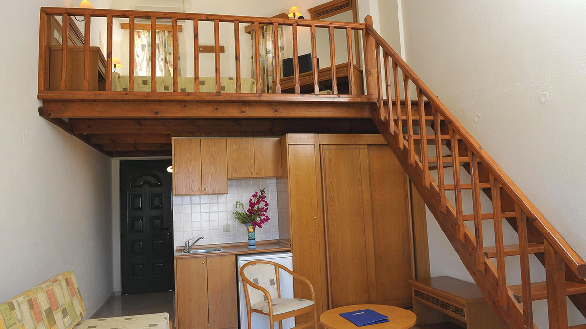 Vantaris Corner - NR