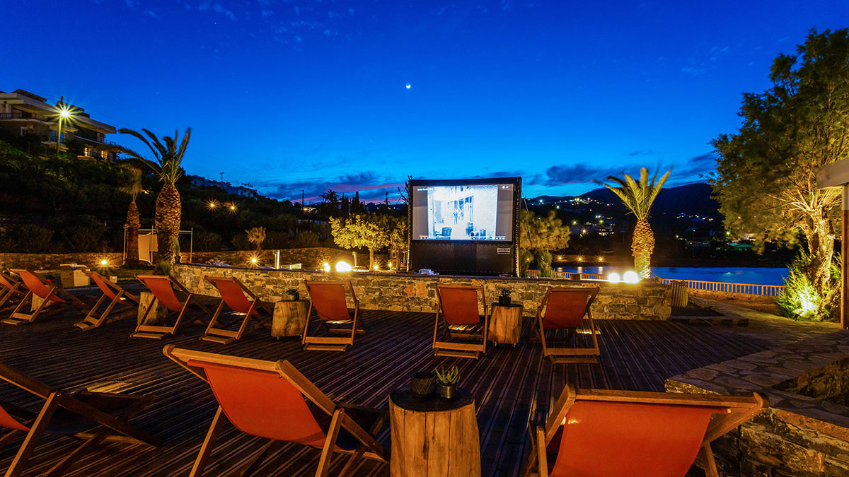 Zeus Eleva Mirabello Bay