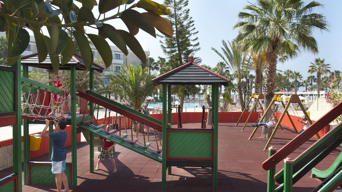 Louis Phaethon Beach - NR