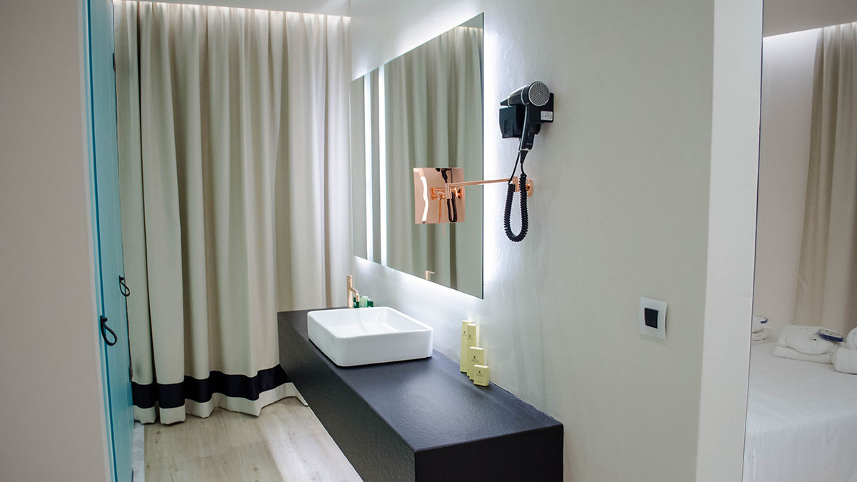 Kahlua Boutique Hotel 