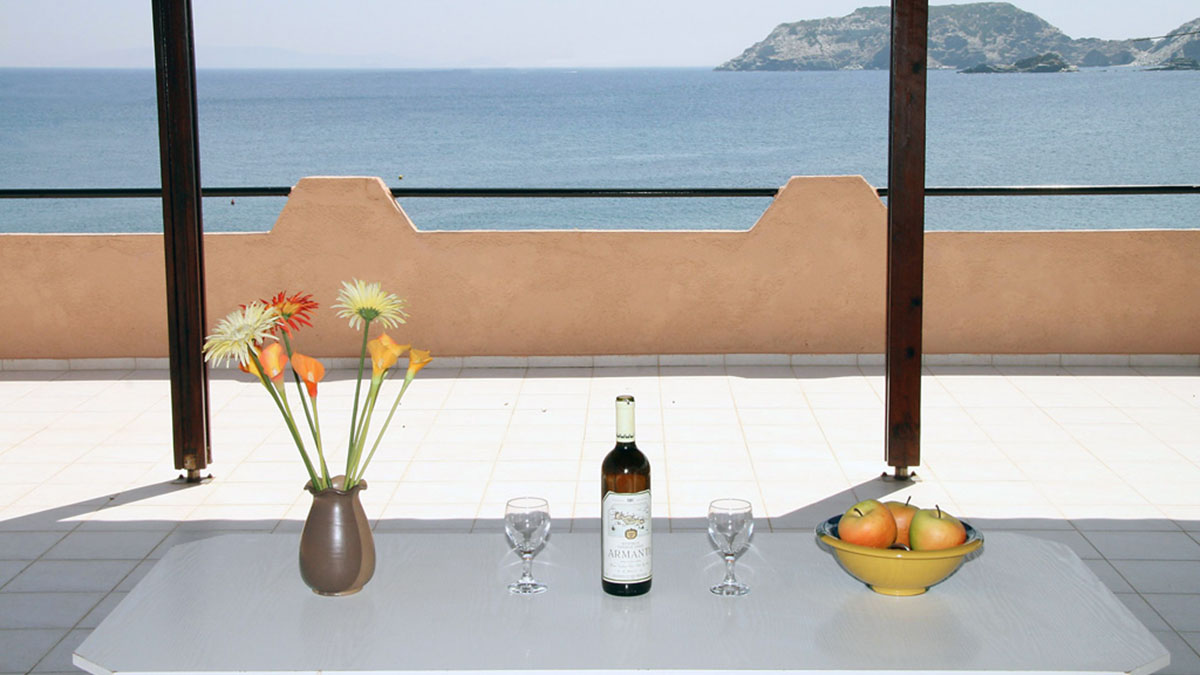 Thania Seaside Luxury Smotel - NR