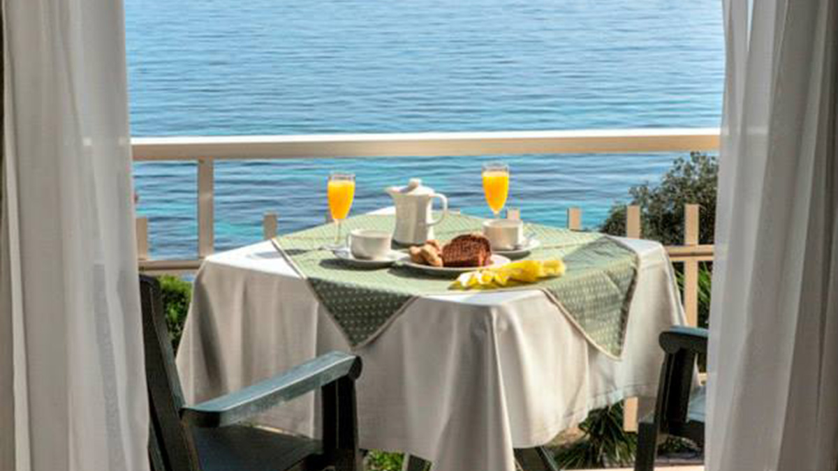 Aurora Beach Hotel - NR