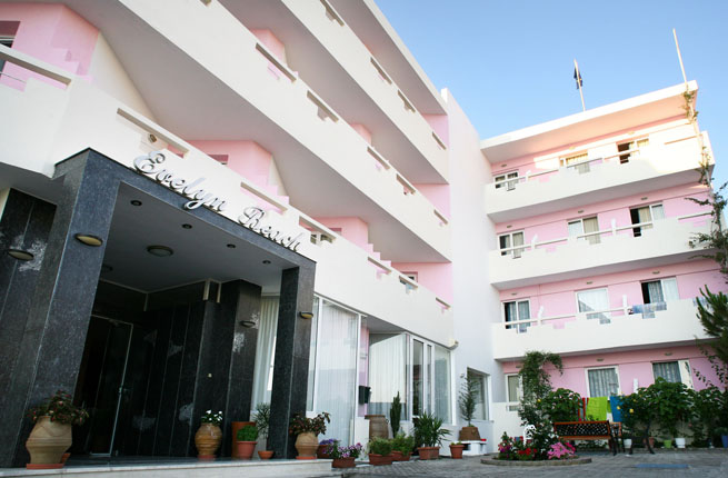 Evelyn Beach Hotel - NR