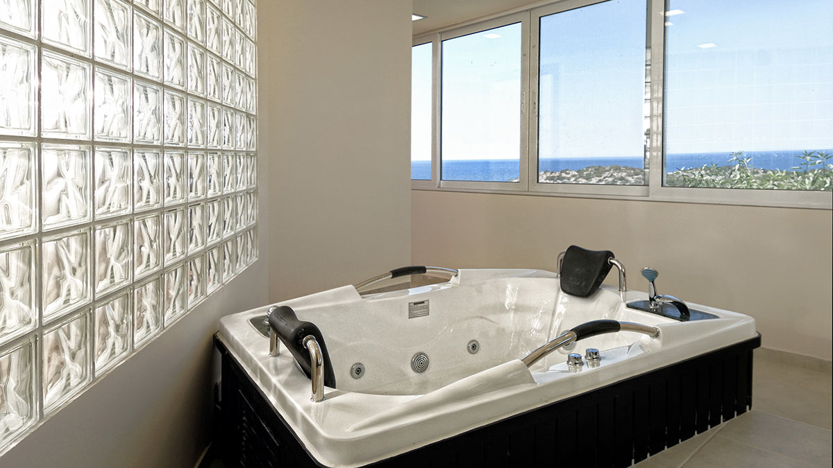 Mistral Mare Hotel