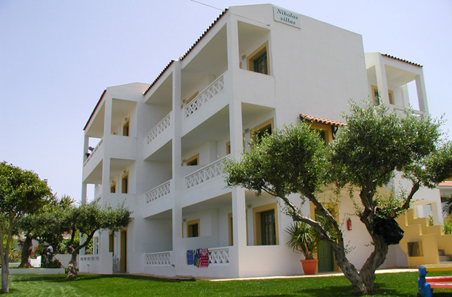 Nikolas Villas Apts - NR 