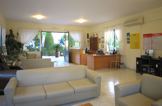 Nikolas Villas Apts - NR 