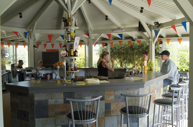 Nikolas Villas Apts - NR 