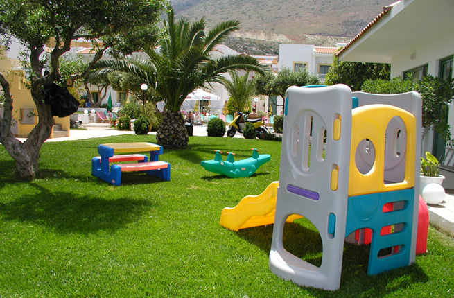 Nikolas Villas Apts - NR 