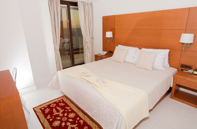 Bellevue On The Beach Suites