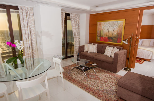 Bellevue On The Beach Suites