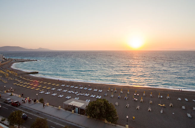 Bellevue On The Beach Suites