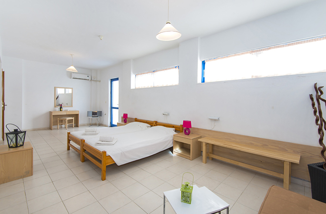 Blue Roses Studios and Apartments - NR