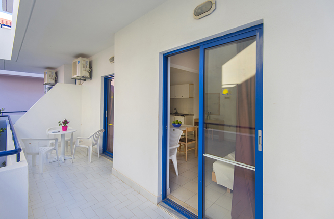 Blue Roses Studios and Apartments - NR