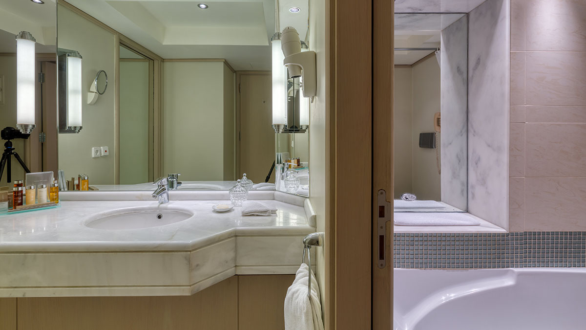 Executive Park Suite