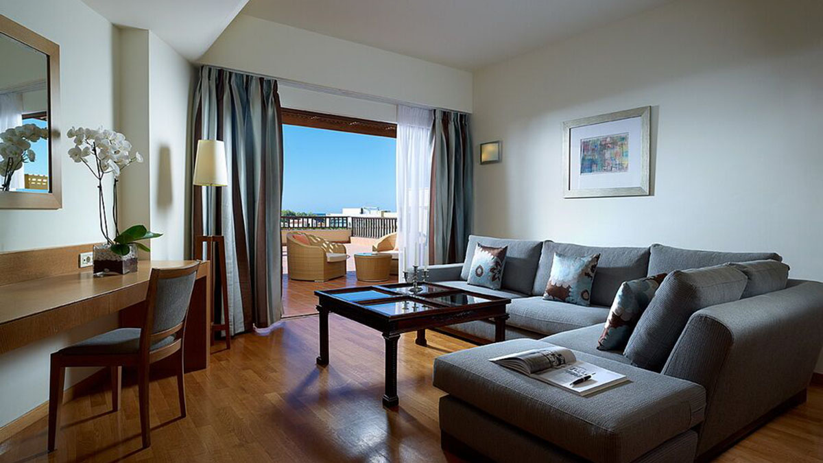 Executive Suite Pool / Sea View