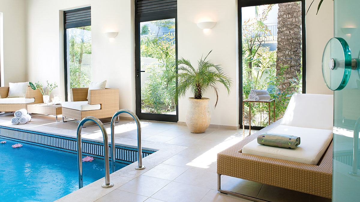 Royal Pavillion Indoor and Outdoor Pool