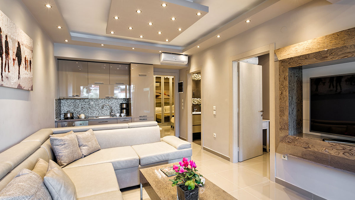 Deluxe Two Bedroom Suite Apartment with Privet Pool and Hydro Massage