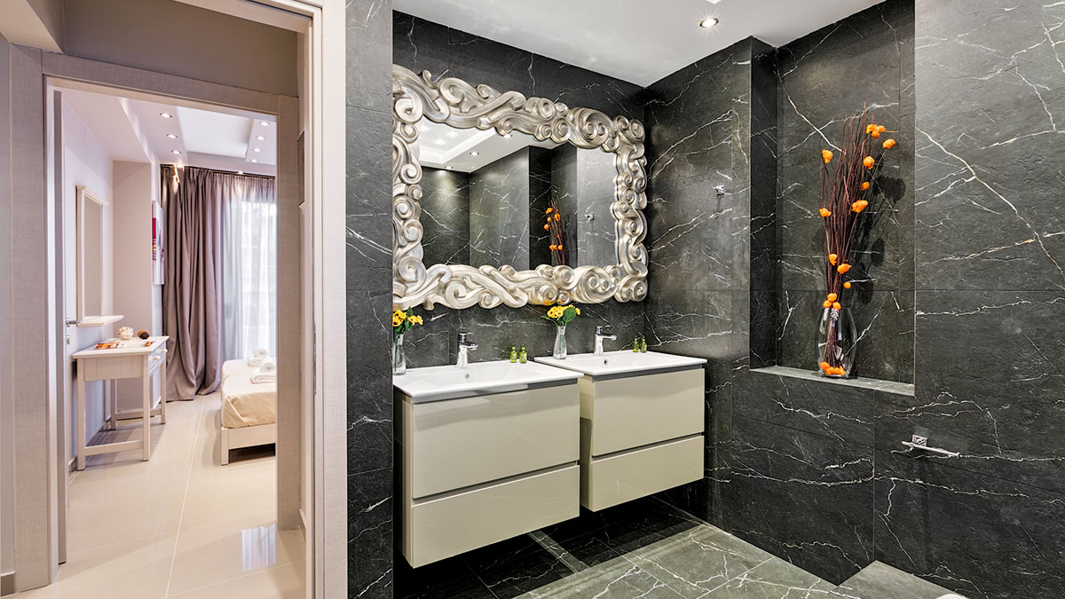 Deluxe Two Bedroom Suite Apartment with Privet Pool and Hydro Massage