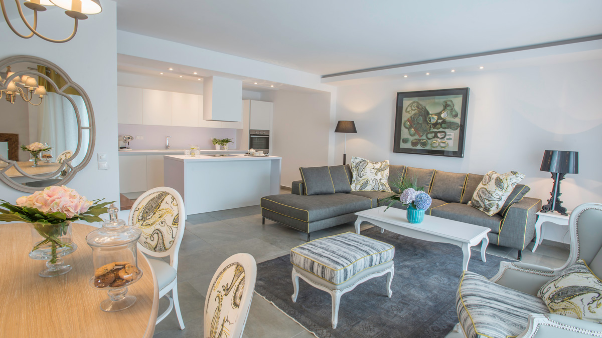 Presidential Villa with Private Pool & Garden