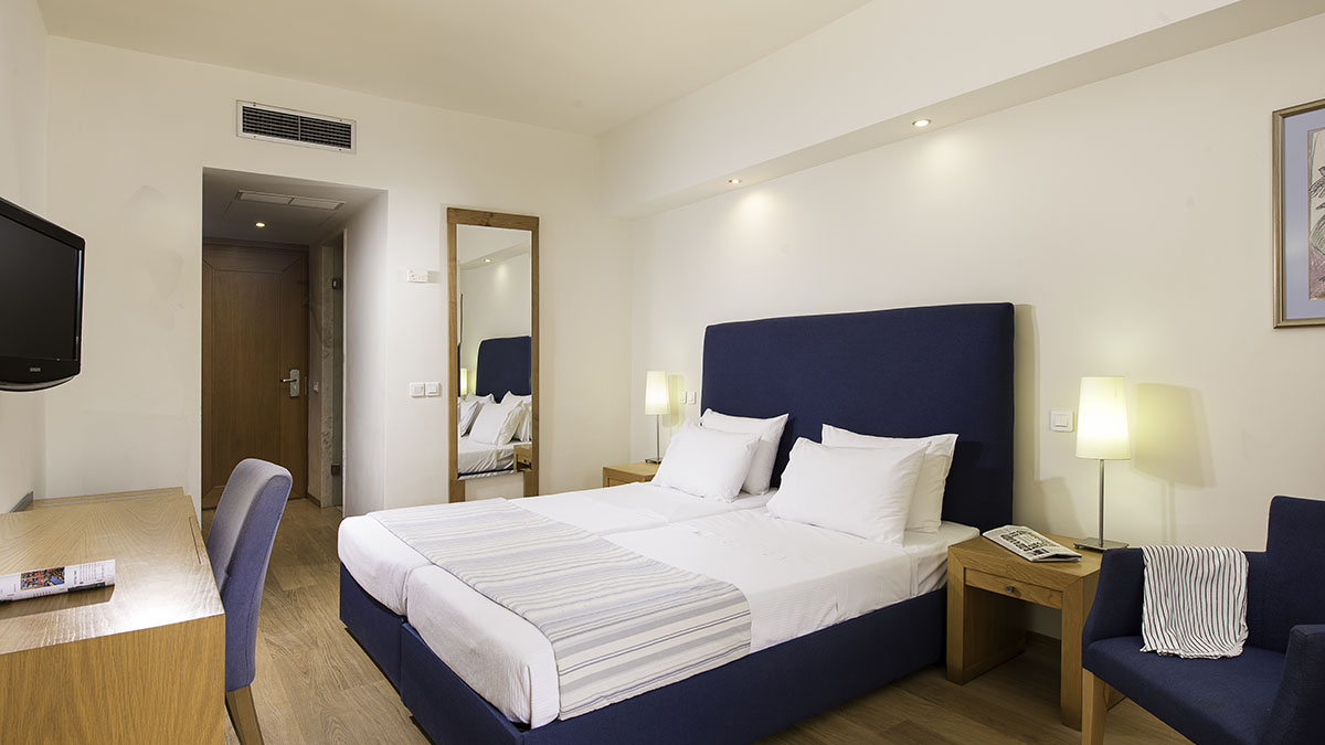 Deluxe Room Mountain View