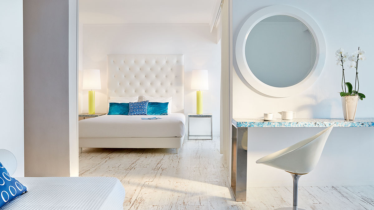 White Family Suite Sea View