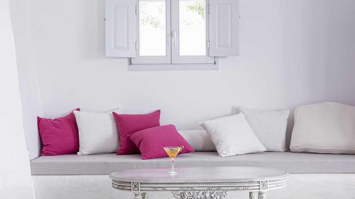 White House With Infinity Pool 