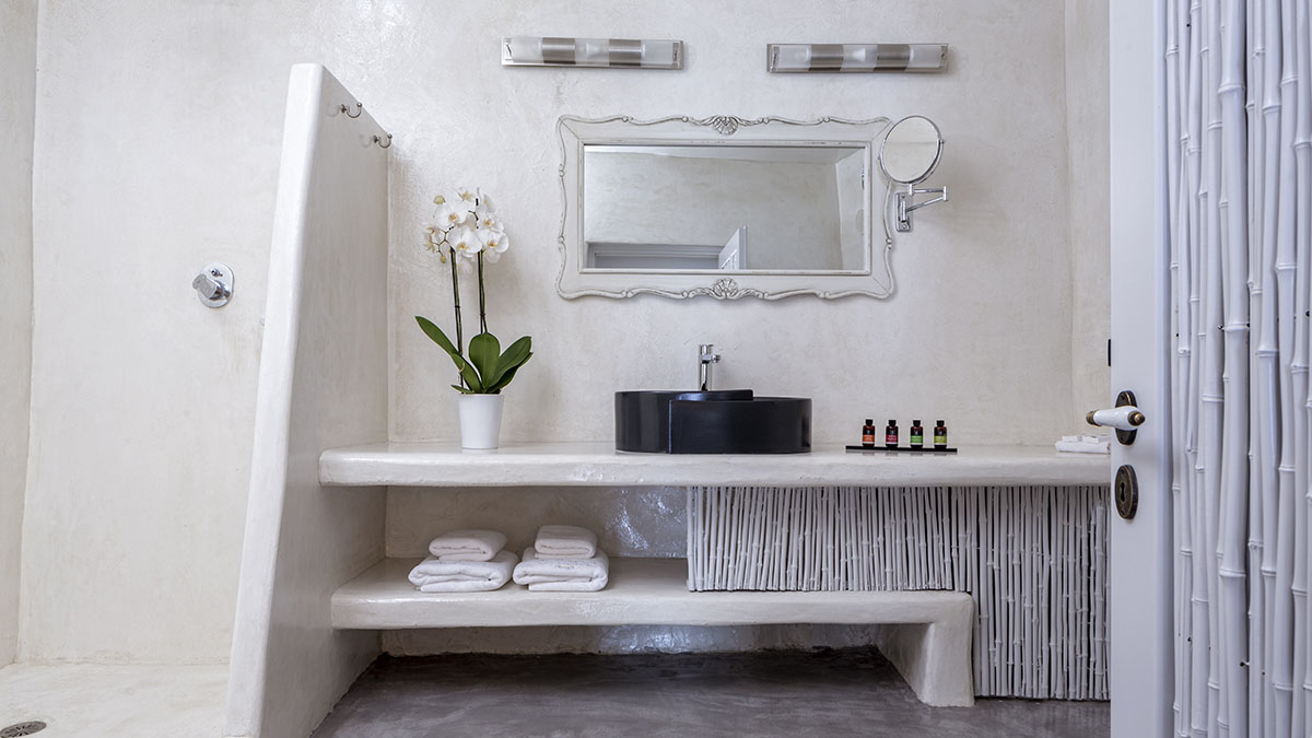 White House With Infinity Pool 