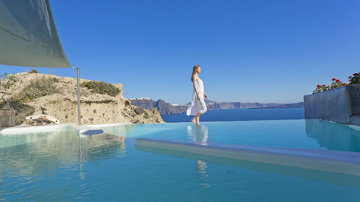 White House With Infinity Pool 