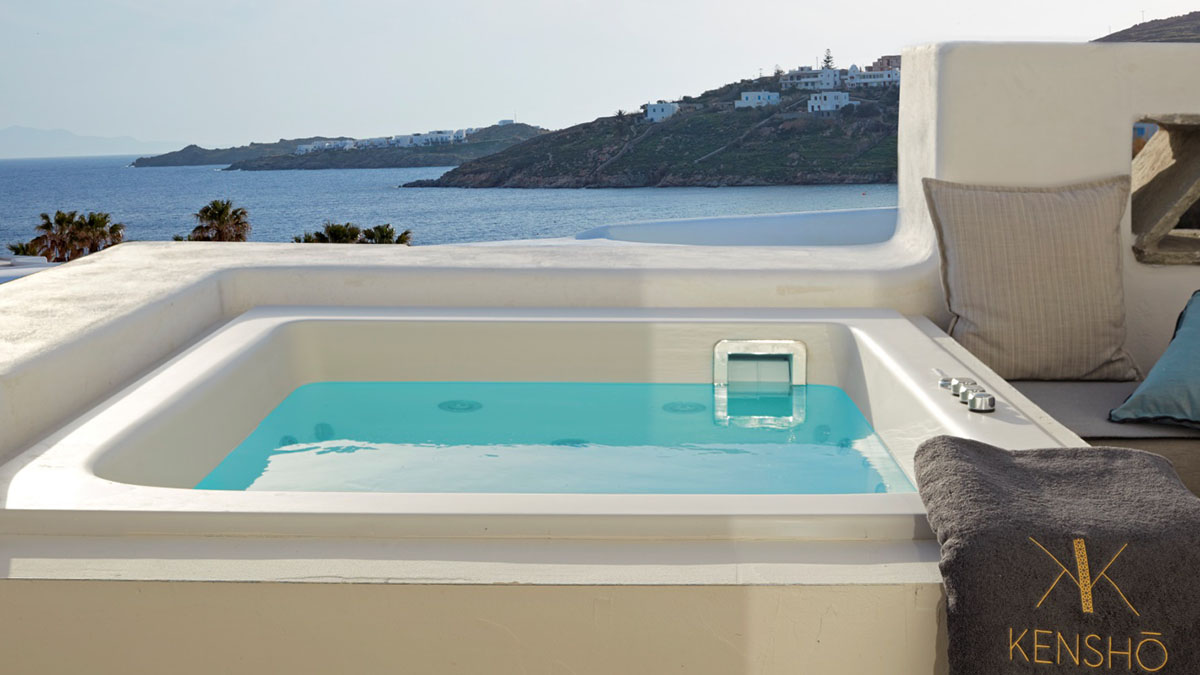 Deluxe Room external Jacuzzi