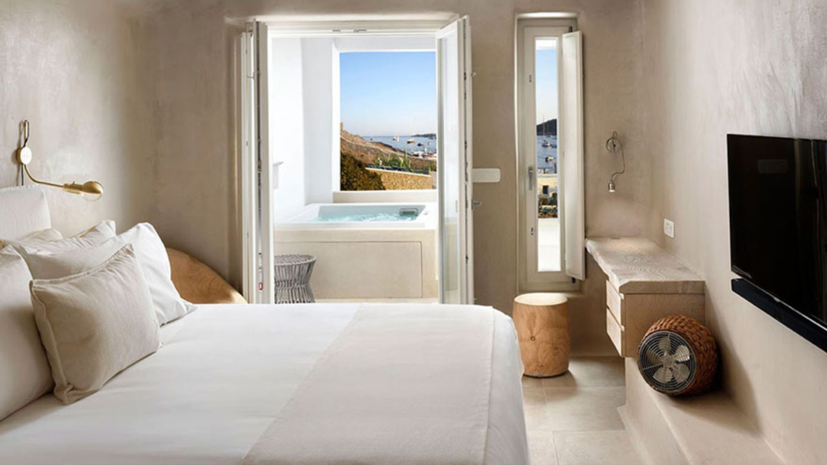 Deluxe Room external Jacuzzi