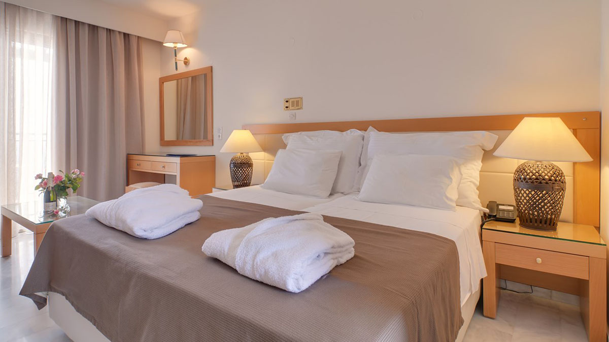 Double Room side sea view or sea view 