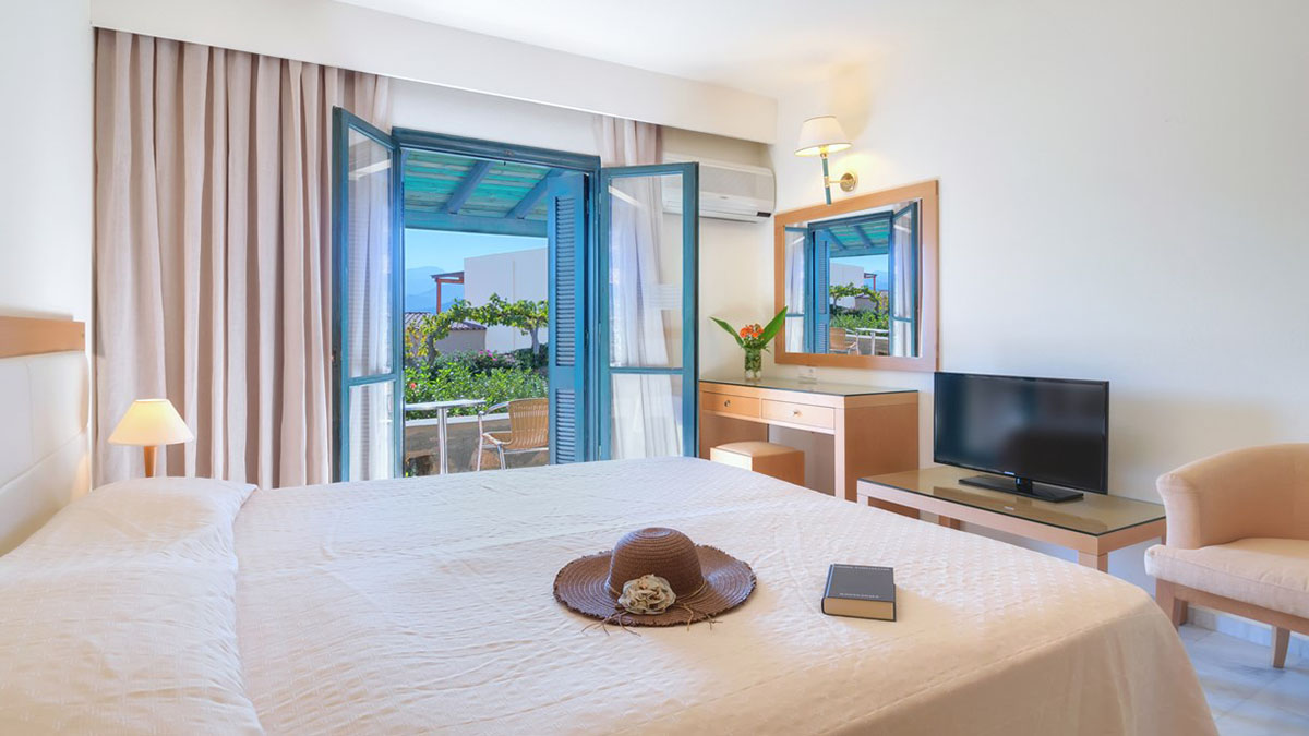 Double Room side sea view or sea view 