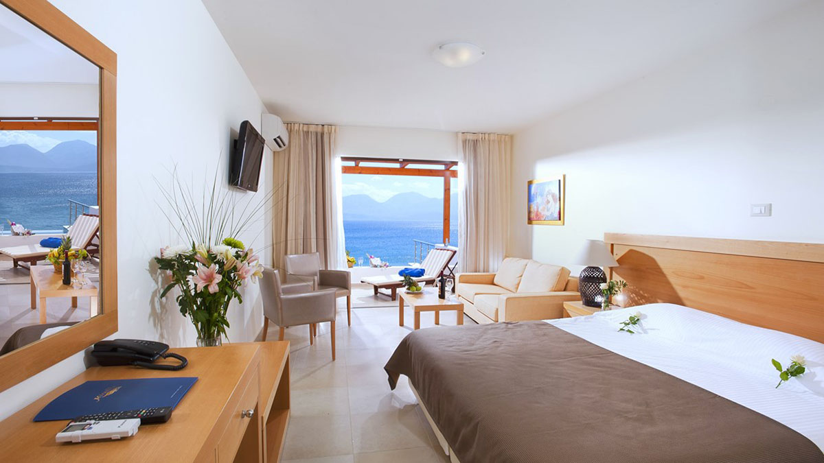 Double Superior Sea View with Pool