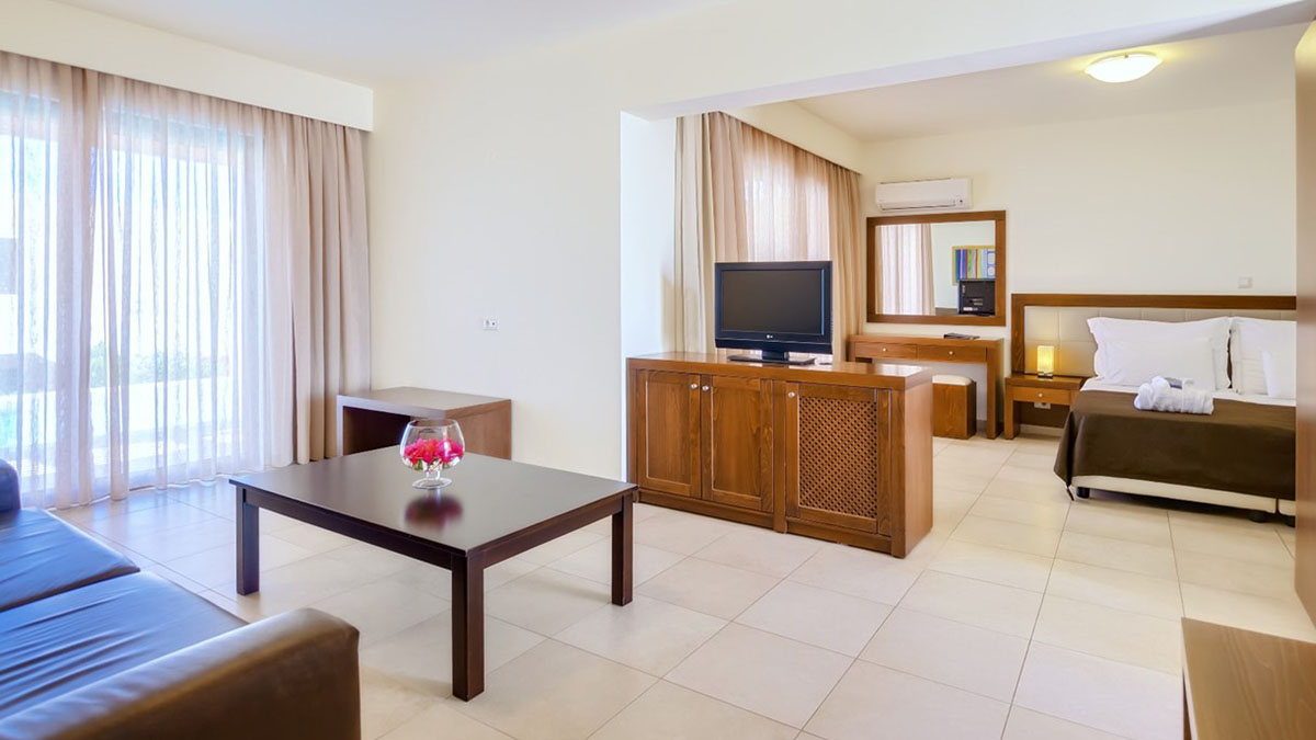 Suite 1Bedroom side sea view with pool