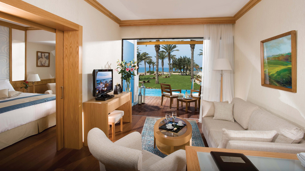 Executive One Bedroom Suite Garden View with Private Pool