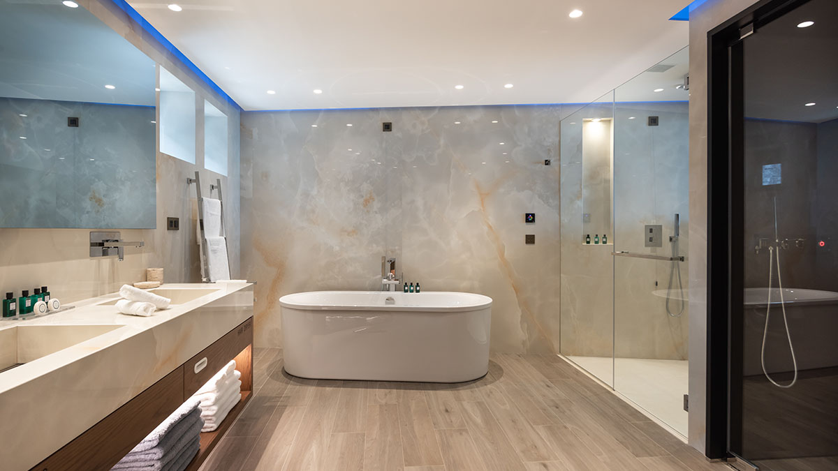 Ambassador Wellbeing Suite Sea View with private heated pool SoulSteam or SoulSauna and gym